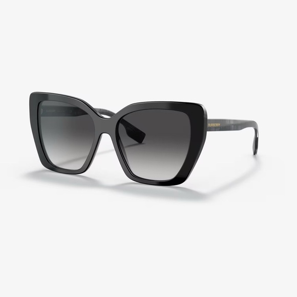 Burberry Accessories - Burberry Black Sunglasses B 4366